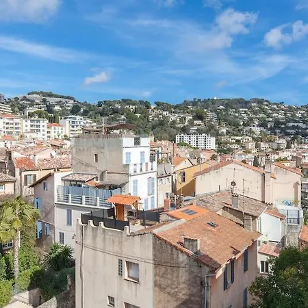 Terrasse Et Vue Sur La Baie De Cannes *