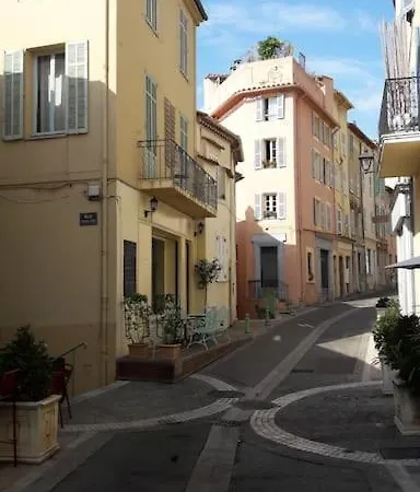 Terrasse Et Vue Sur La Baie De Cannes アパート ル·カネ