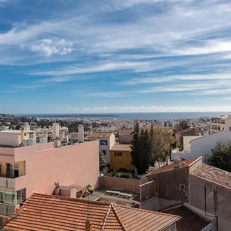 Terrasse Et Vue Sur La Baie De Cannes