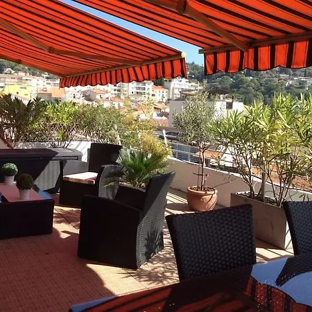 Terrasse Et Vue Sur La Baie De Cannes *