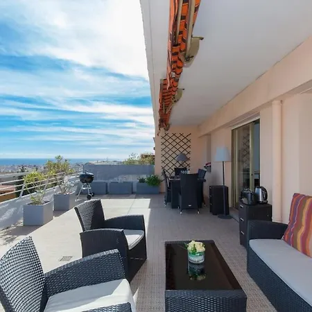 Daire Avec Grande Terrasse ,et Vue Sur La Baie De Cannes Le Cannet