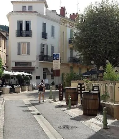 Apartament Avec Grande Terrasse ,et Vue Sur La Baie De Cannes