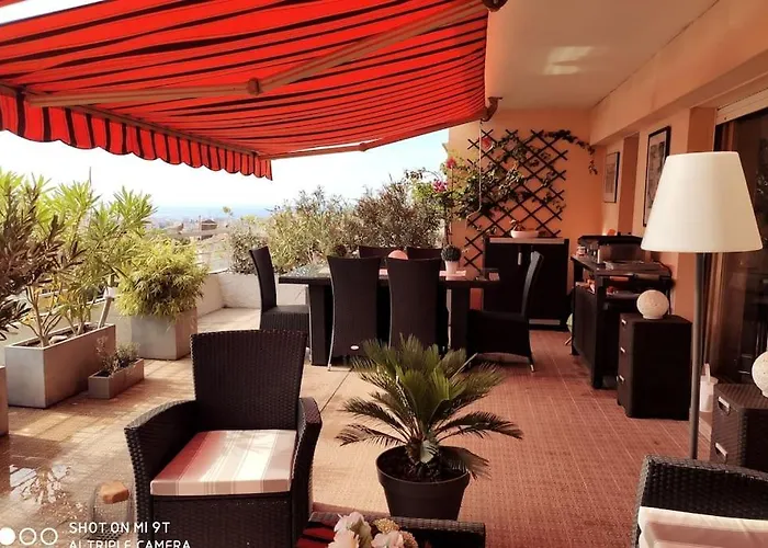 アパート Avec Grande Terrasse ,et Vue Sur La Baie De Cannes *