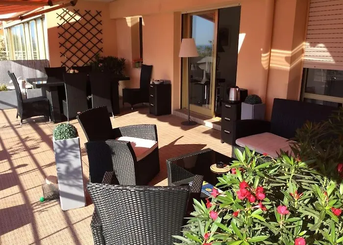 アパート Avec Grande Terrasse ,et Vue Sur La Baie De Cannes
