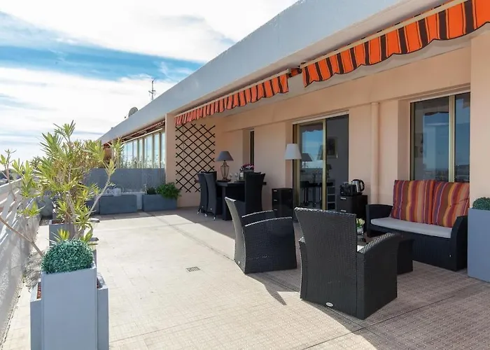 Avec Grande Terrasse ,et Vue Sur La Baie De Cannes アパート