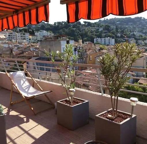 アパート Avec Grande Terrasse ,et Vue Sur La Baie De Cannes